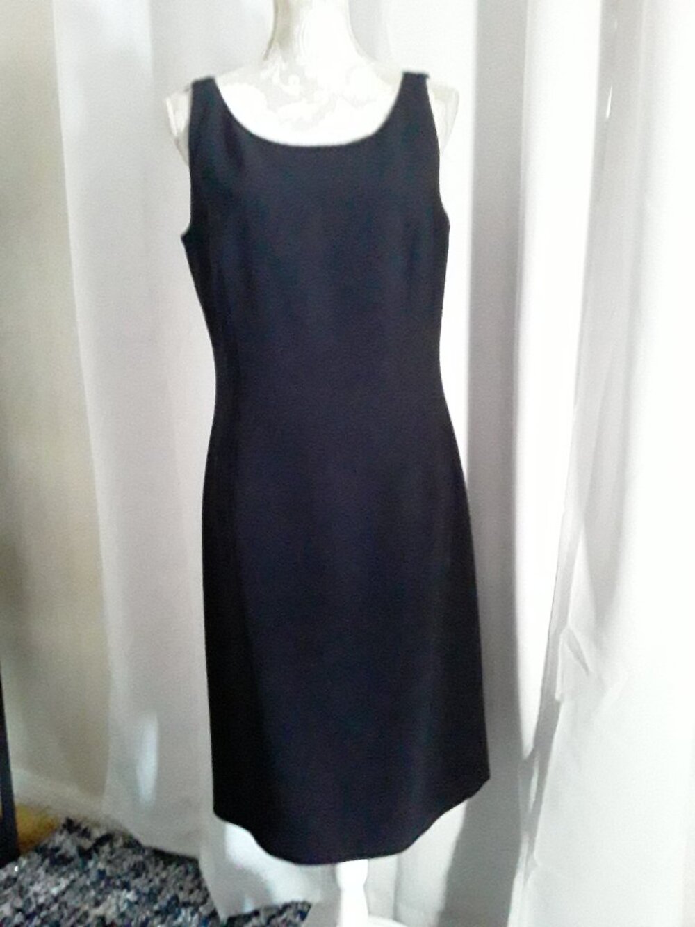 Ann Taylor beautiful dark black sheath dress size 12